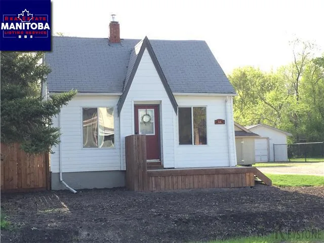 44 3rd Avenue, Niverville