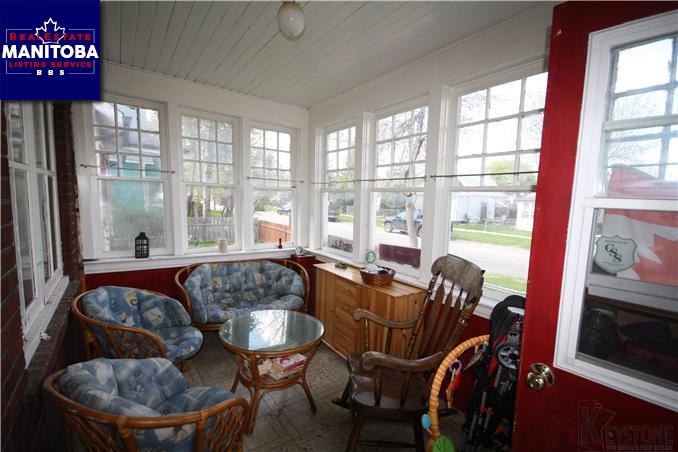 Property 860 Manitoba Avenue img1