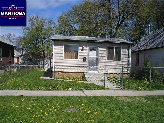 681 Manitoba Avenue, Winnipeg