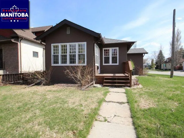 112 Guay Avenue, Winnipeg