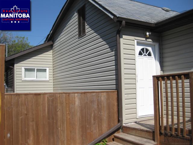 Property 394 Simcoe Street img1