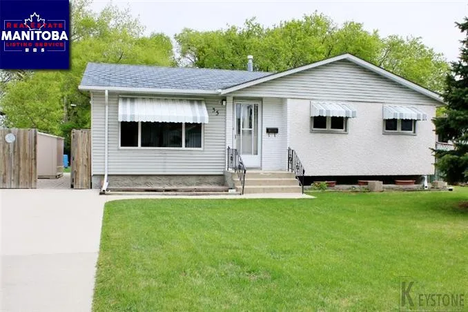 35 Durham Bay, Winnipeg