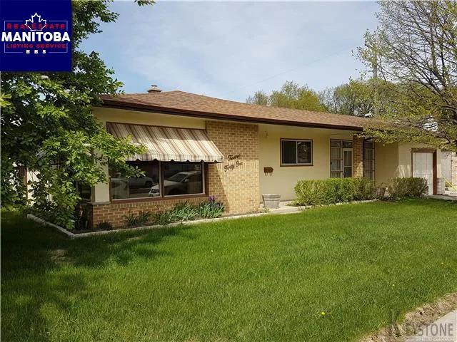 1241 Valour Road, Winnipeg