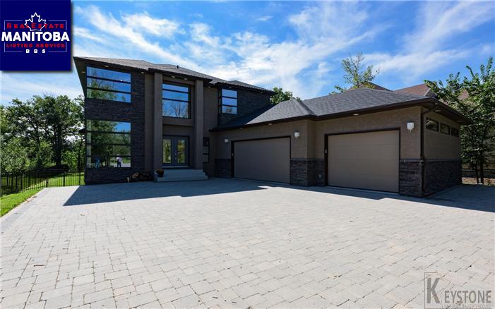 Property 234 Oak Forest Crescent Main image