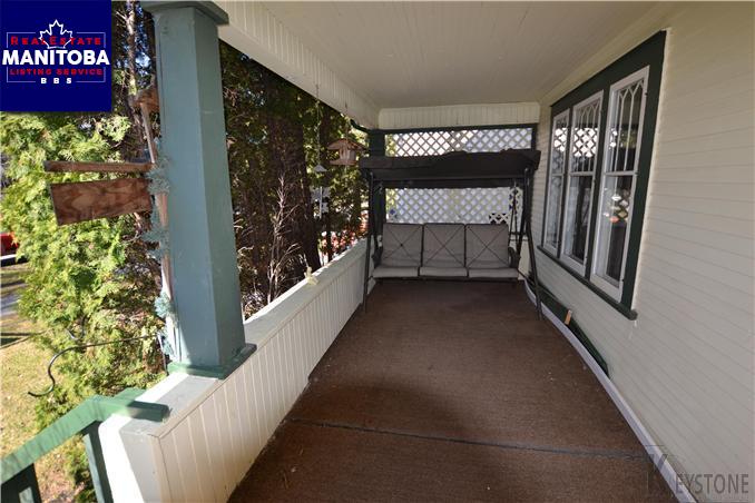 Property 633 Machray Avenue img1