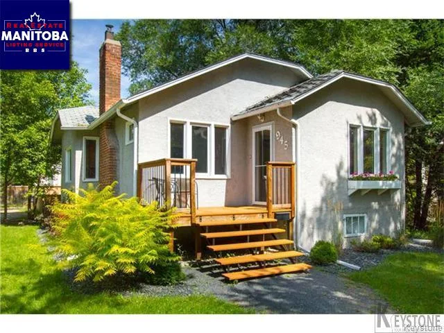945 Oakenwald Avenue, Winnipeg