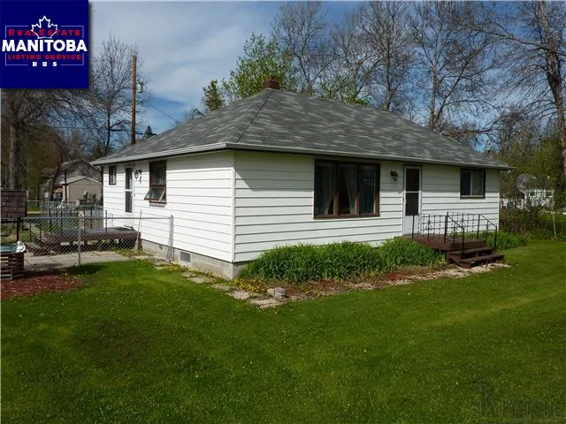 2 Bed House for Sale at 445 Temple Avenue, Winnipeg Beach, MB - MLS® #1712630