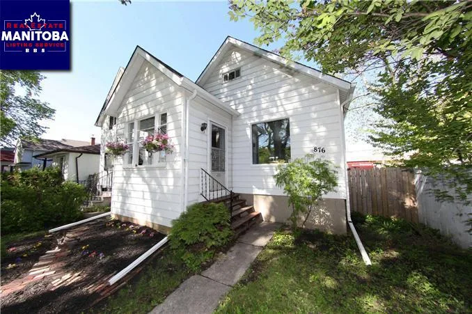 876 Strathcona Street, Winnipeg