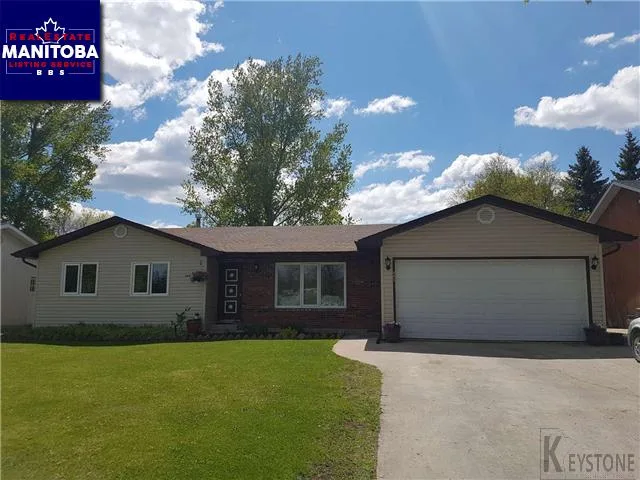 482 Fourth Street, Steinbach
