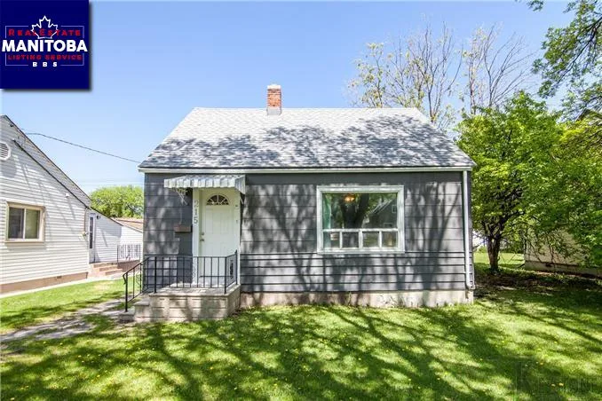 215 Regent Avenue East, Winnipeg