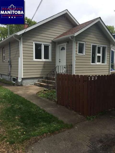 129 Magnus Avenue, Winnipeg