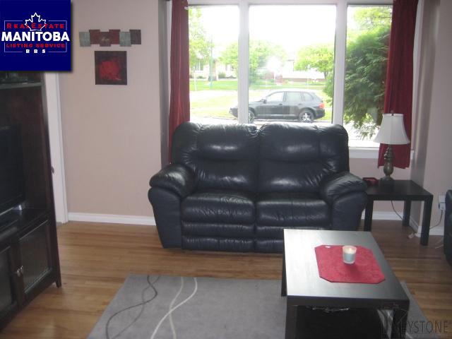 Property 415 Tinniswood Street img1