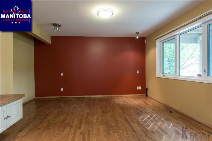 Property 581 Carlaw Avenue img1