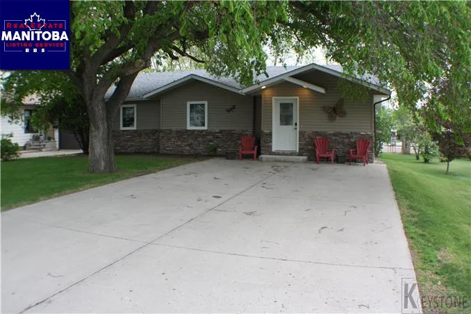 3 Bed House for Sale at 30 Elm Avenue East, Souris, MB - MLS® #1713655