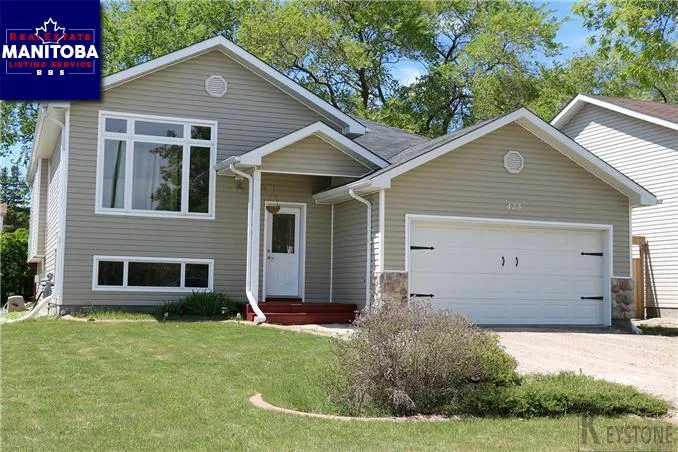 4 Bed House for Sale at 425 4th S Street East, Stonewall, MB - MLS® #1713782