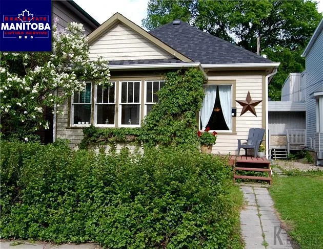 523 Newman Street, Winnipeg