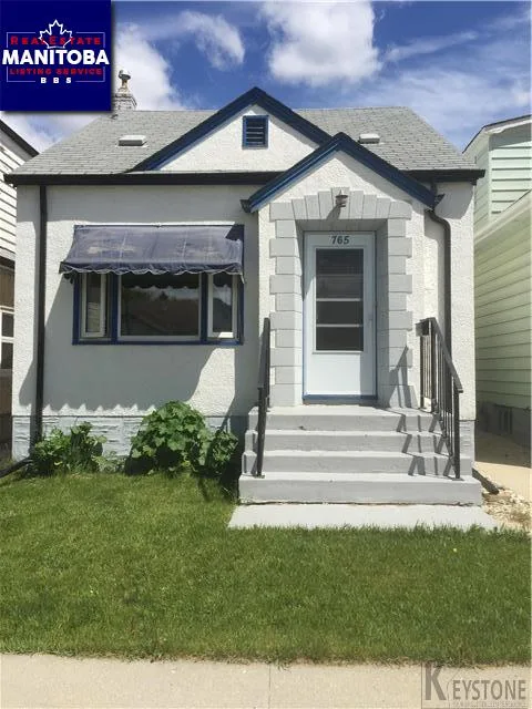 765 Redwood Avenue