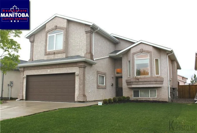99 Courland Bay, Winnipeg