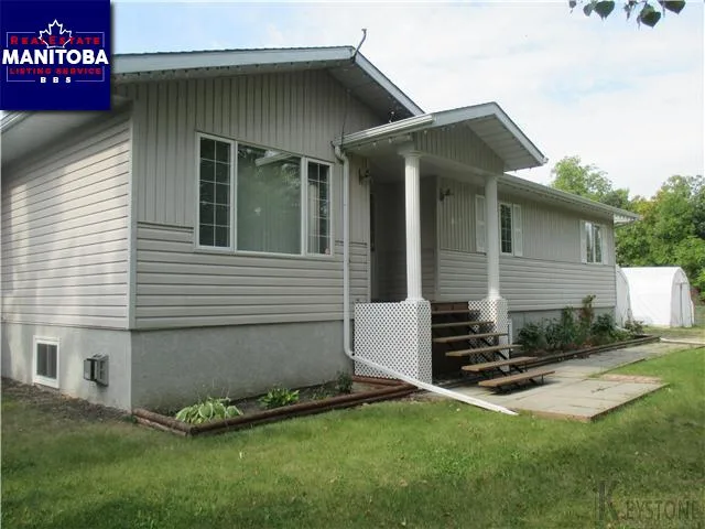 106 Campbell Avenue West, Dauphin