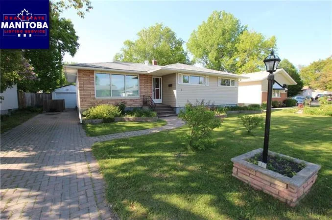 3 Triton Bay, Winnipeg