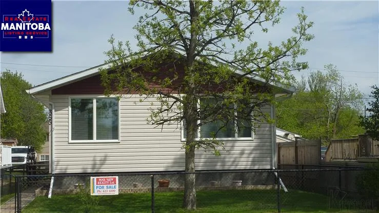 365 Bignell Avenue South