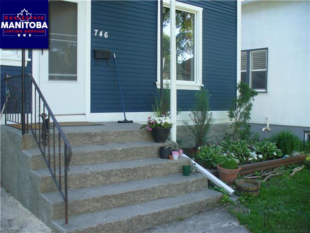 Property 746 Spruce Street img1