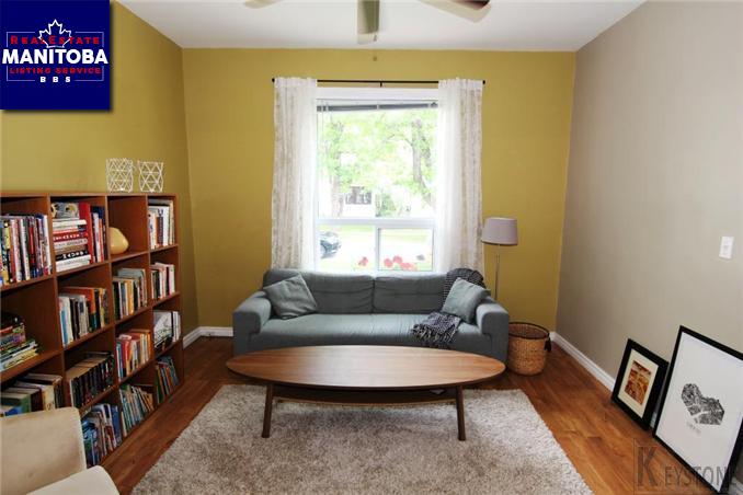 Property 244 Simcoe Street img1