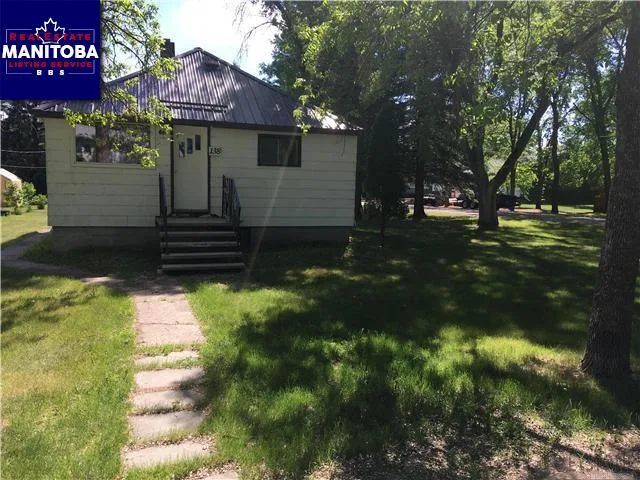 138 Gordon Avenue, Pilot Mound