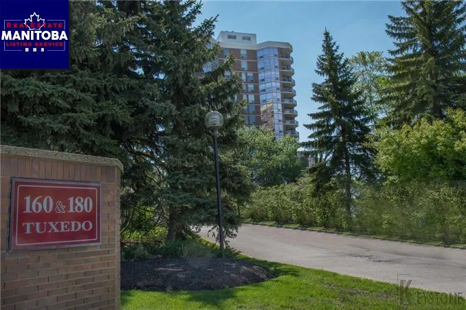 1001-180 Tuxedo Avenue