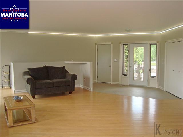 Property 7 Rifle Way img1