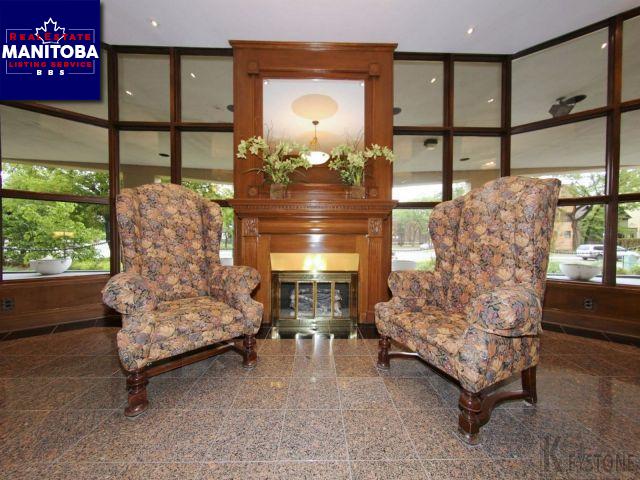 Property 4b-221 Wellington Crescent img1