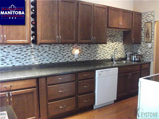 Property 1731 Shorepoint Village img1