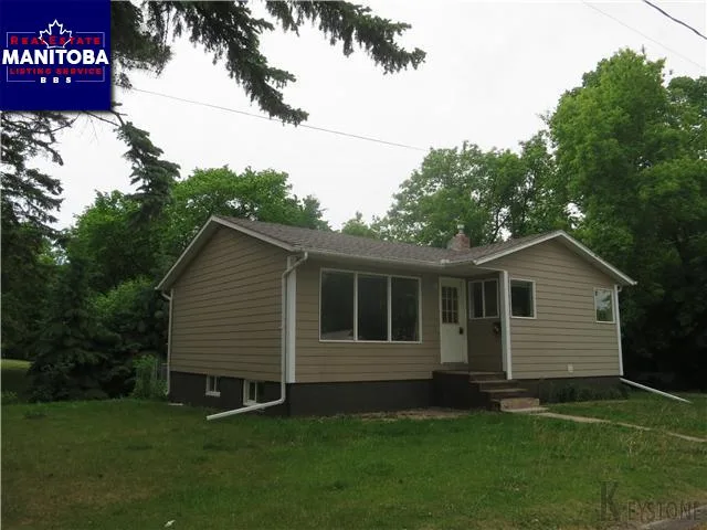 307 1st Avenue Northwest, Dauphin