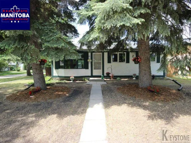 2 Regina Place, Winnipeg