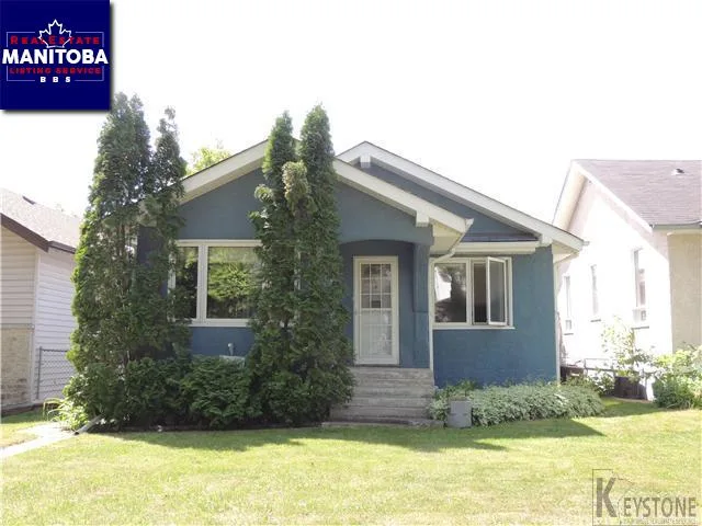 1076 Downing Street, Winnipeg
