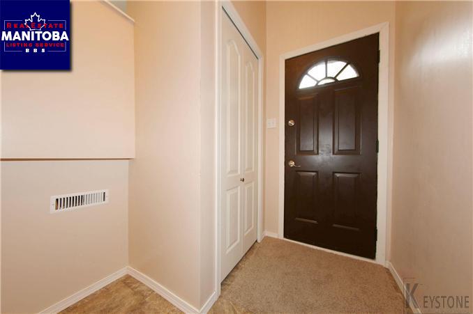 Property 28 Werrell Crescent img1
