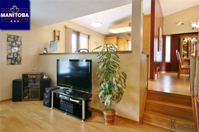 Property 315 Barlow Crescent img1