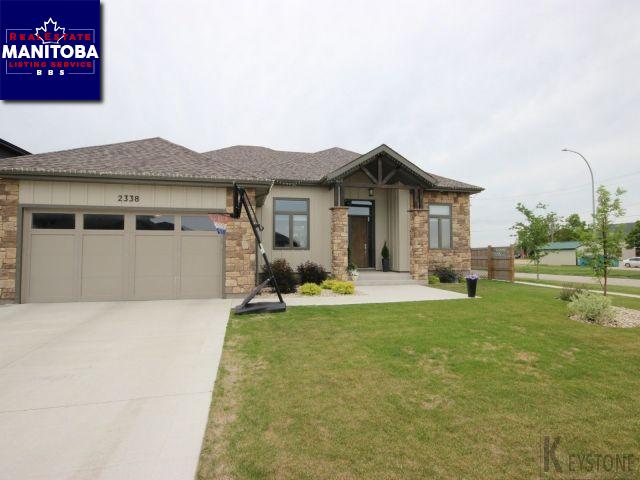 Property 2338 Rothesay Street img1