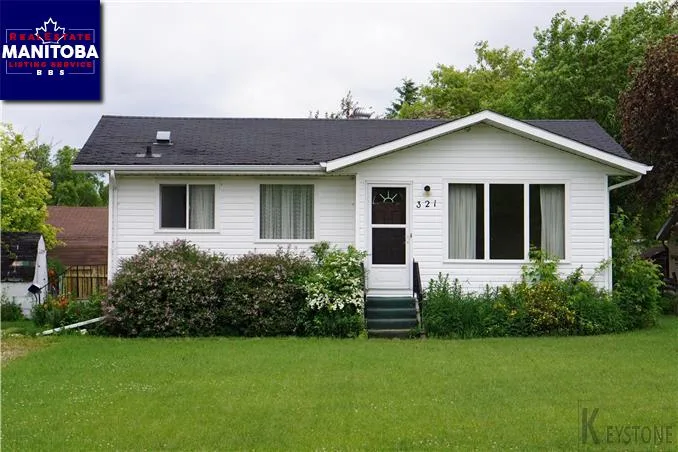 2 Bed House for Sale at 321 Sunset Drive, Gimli, MB - MLS® #1716733