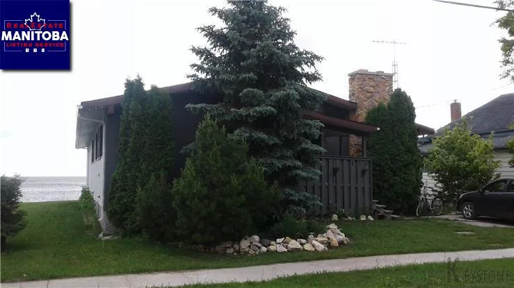 4 Bed House for Sale at 135 Third Avenue, Gimli, MB - MLS® #1716761