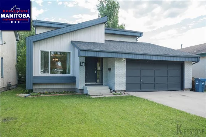 19 Queensbury Bay, Winnipeg