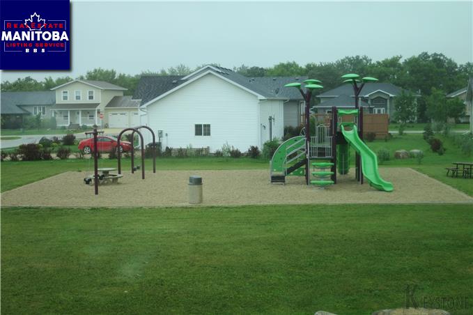 Property 270 Greentree Drive img1