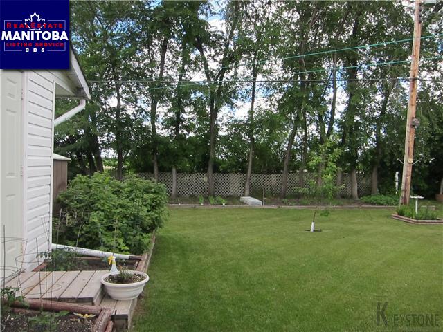 Property 18 Willow Drive img1