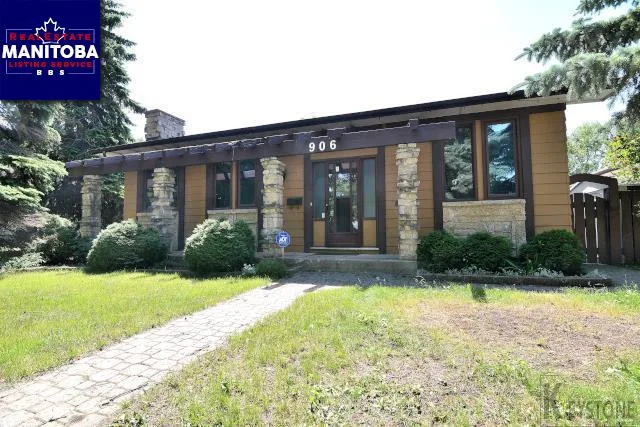 906 Dale Boulevard, Winnipeg