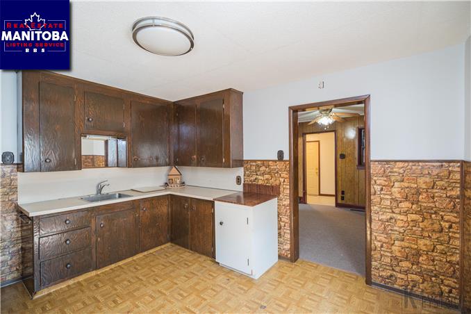 Property 350 Kilbride Avenue img1