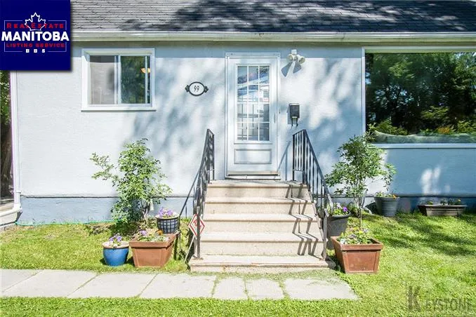 99 Woodlands Crescent, Winnipeg
