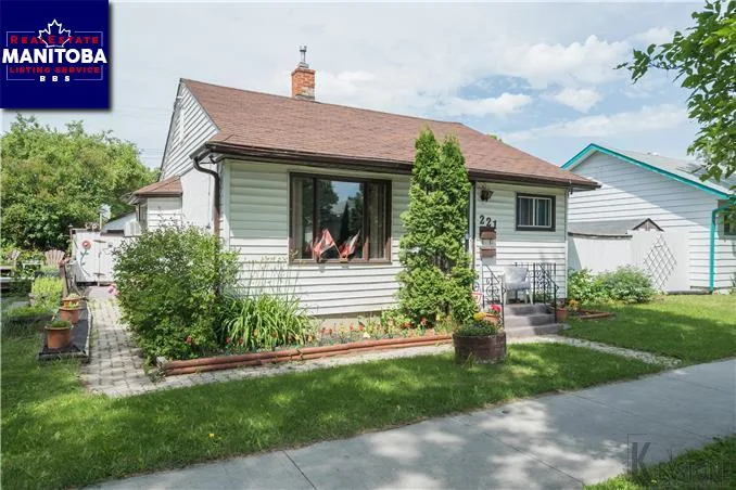 221 Regent Avenue East, Winnipeg