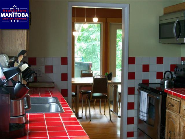 Property 122 Garrioch Avenue img1