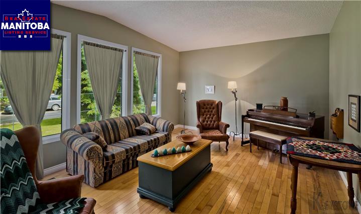 Property 242 Barker Boulevard img1