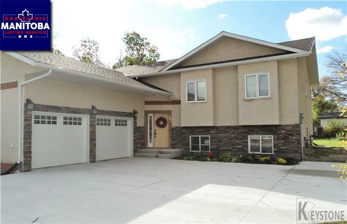 32 Skandic Bay, Mitchell